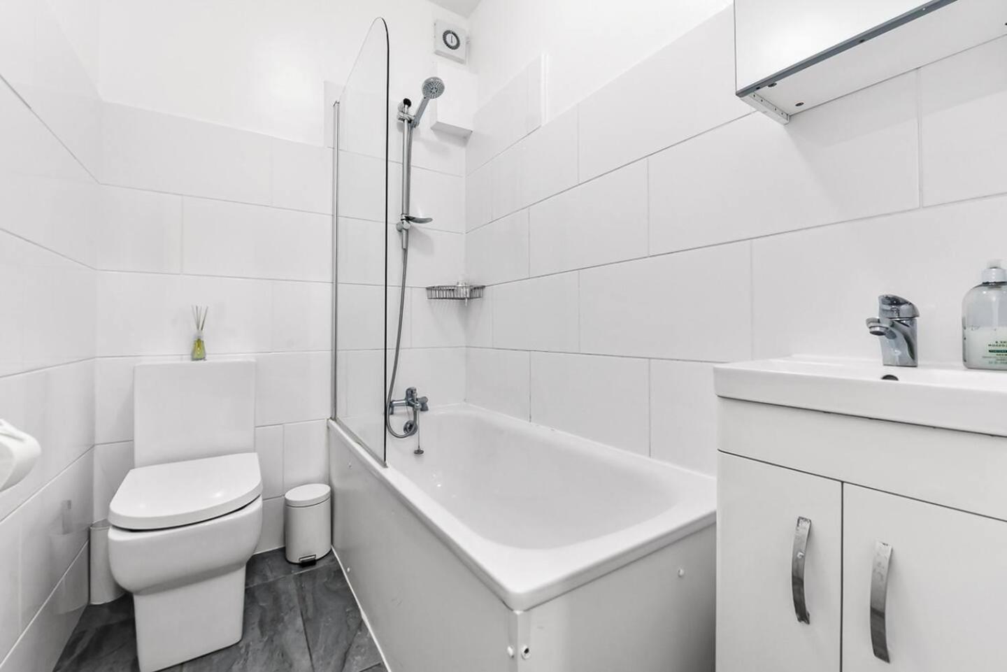 2 Bed Apartment- Finsbury Park Station B Londres Exterior foto